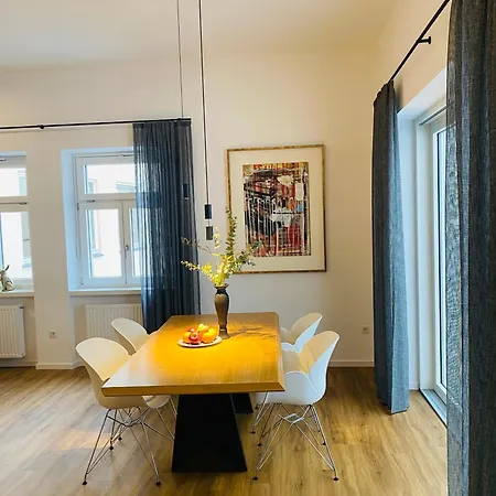 Amort Apartment *