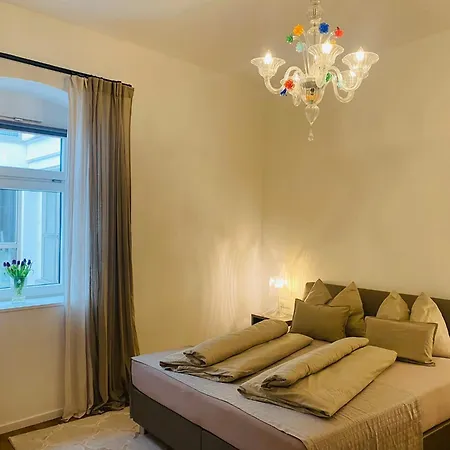 Amort Apartment *